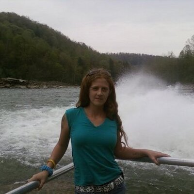 Profile Picture of Janet Brogan (@Janetleigh69) on Twitter