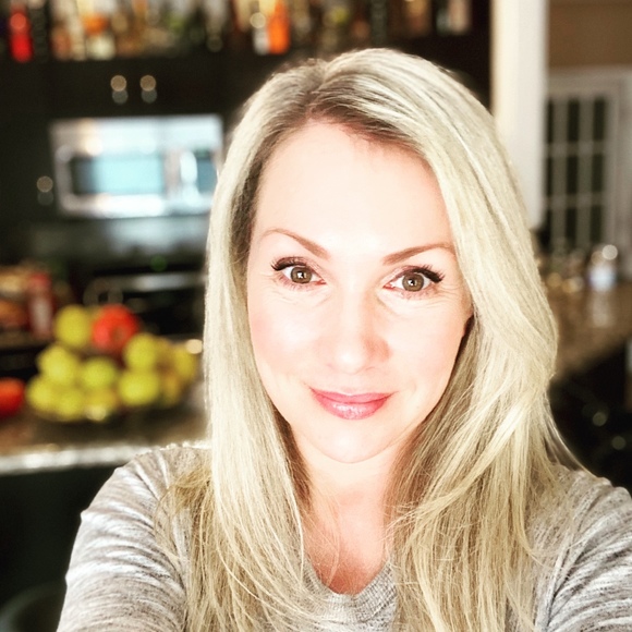 Profile Picture of Yulia Migdalovich (@migdalovich) on Poshmark