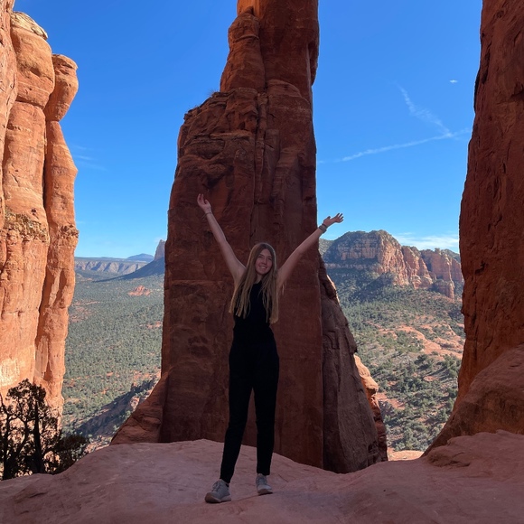 Profile Picture of Nora Wikman (@nwikman) on Poshmark