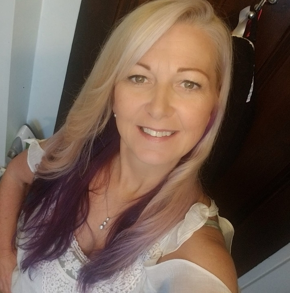 Profile Picture of Sue Moscone (@dragonflysue) on Poshmark