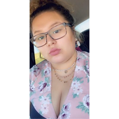 Profile Picture of Shellbell 👽 (@shelley_brooke) on Twitter