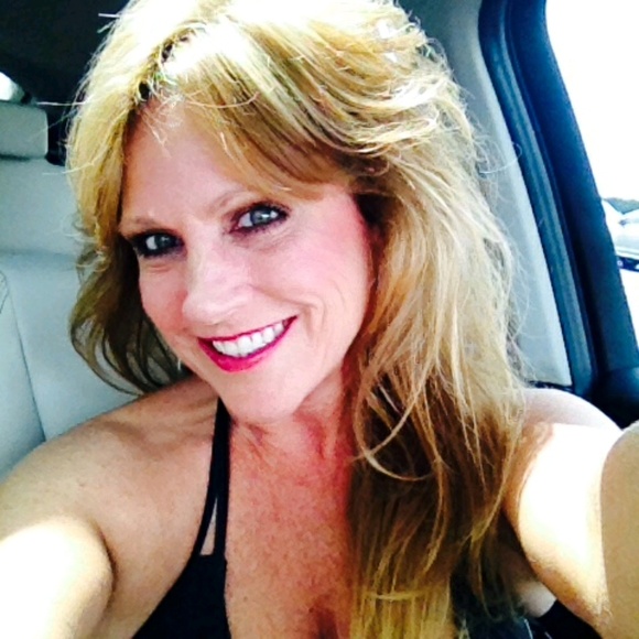 Profile Picture of Paula Troxell (@ptroxell) on Poshmark