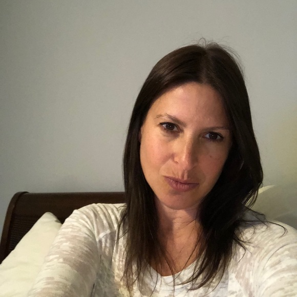 Profile Picture of Paula Gladstone (@dpjglad) on Poshmark