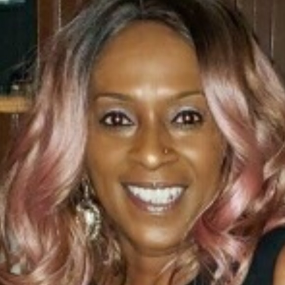 Profile Picture of Kimberly Pendleton (@mizzpinky1968) on Poshmark