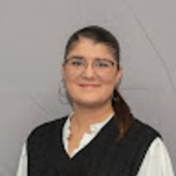 Profile Picture of Mikaela Martinez (@meeksmarti92) on Poshmark