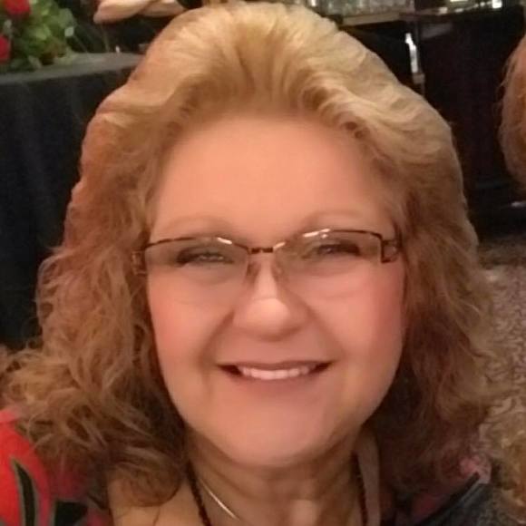 Profile Picture of Vicki Scripilliti (@limon1257) on Poshmark