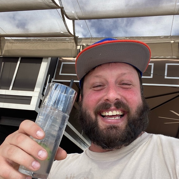 Profile Picture of Jesse Larson (@jessejlarson) on Poshmark