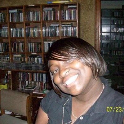 Profile Picture of Loretta Robinson (@RettaBR) on Twitter