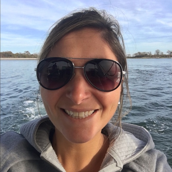 Lisa Lamonaca - Poshmark Profile Picture of Lisa Lamonaca (@leechky) on Poshmark