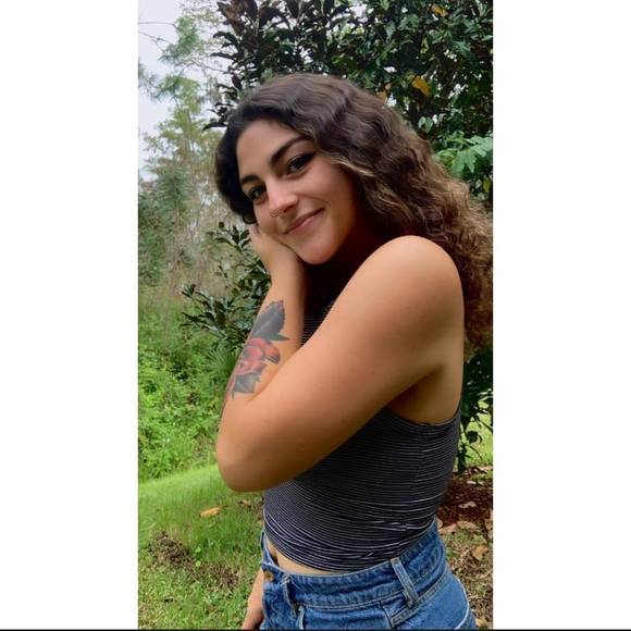 Profile Picture of Allie Femiano (@alliefemiano15) on Poshmark