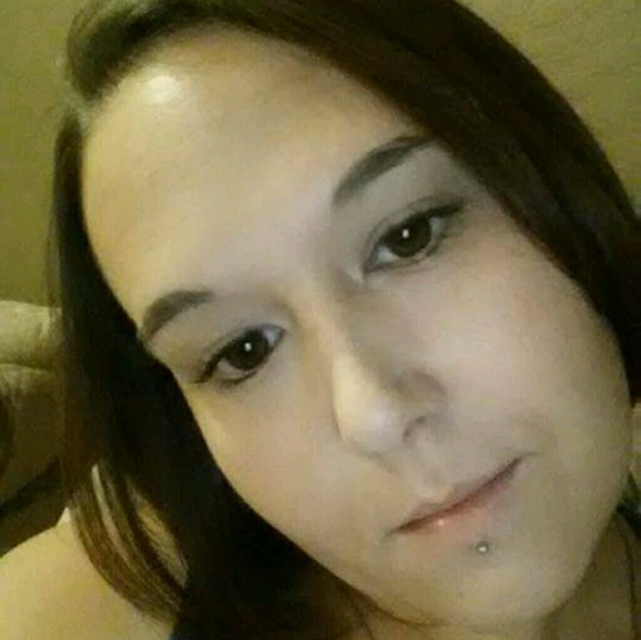 Profile Picture of Gemma Wilson (@gemgem84) on Poshmark