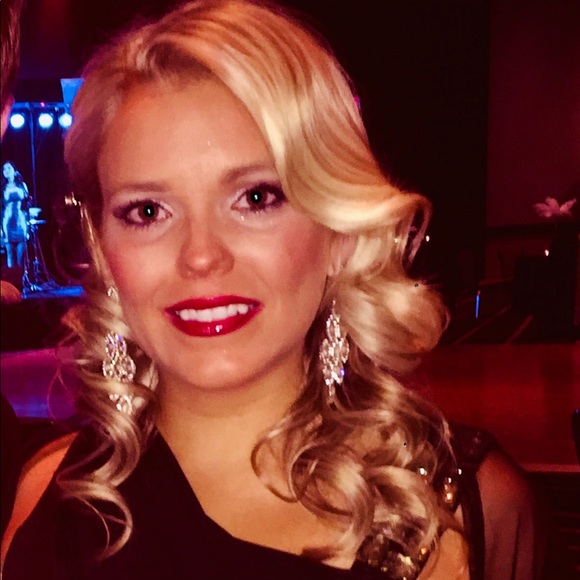 Profile Picture of Tracie Shavrnoch (@tshavr00) on Poshmark