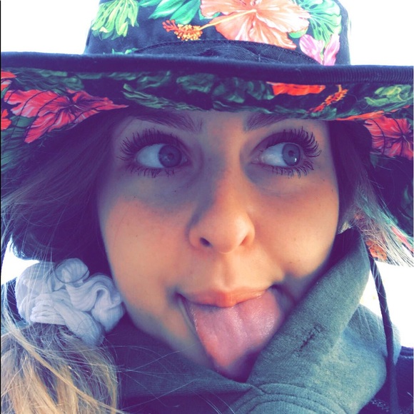 Profile Picture of Madison Springborn (@mspringborn02) on Poshmark