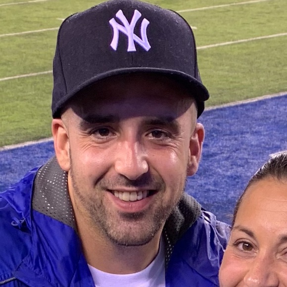 Profile Picture of Jason Danz (@jdanzino) on Poshmark