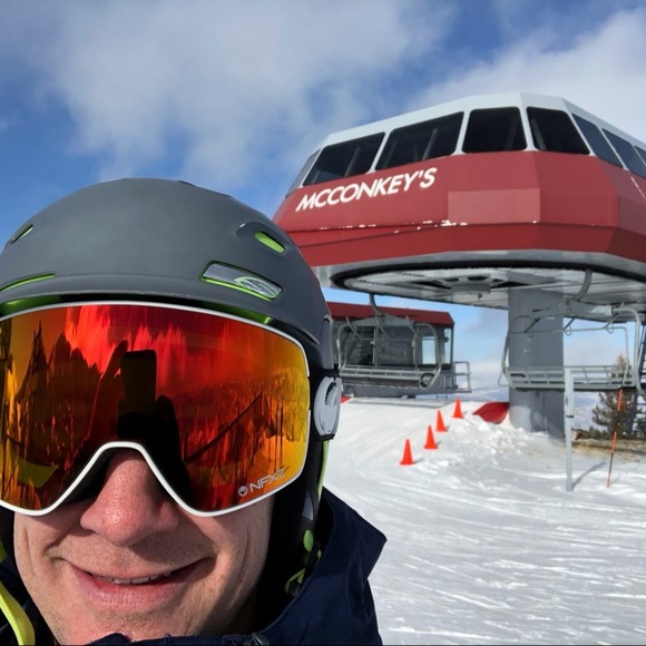 Profile Picture of Brian Elms (@bjelms1) on Poshmark