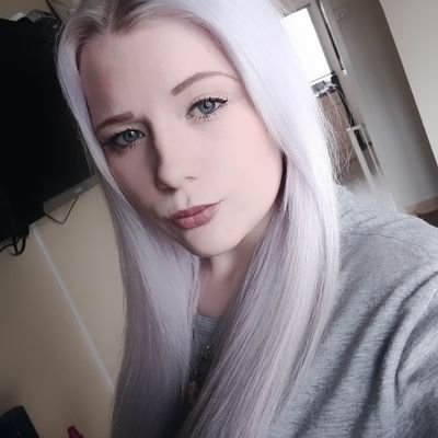 Profile Picture of Vicky (@Vickycahill2) on Twitter