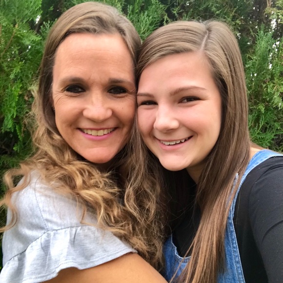 Profile Picture of Whitney Creed (@whitcreed) on Poshmark