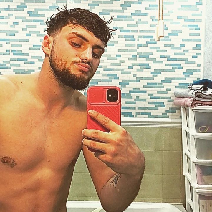 Profile Picture of Aaron Hart (@@aaronhart03) on Tiktok