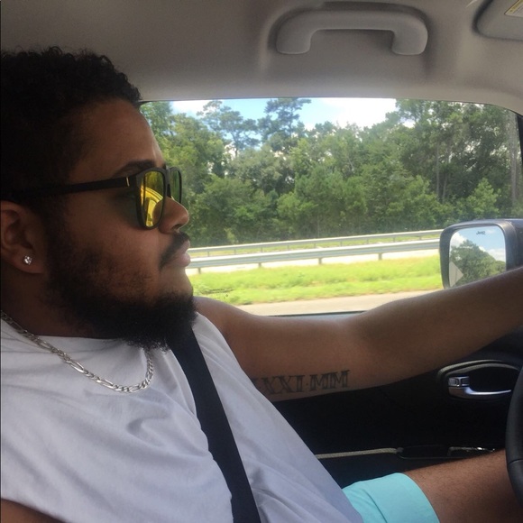 Profile Picture of Justin Yarbrough (@yarbroski0321) on Poshmark