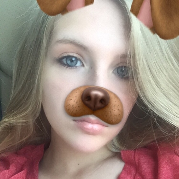 Profile Picture of Autymn Corum (@sighautymnm) on Poshmark