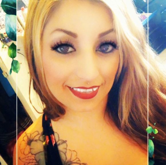 Profile Picture of Stefanie Rodriguez (@stefanierodrigu) on Poshmark