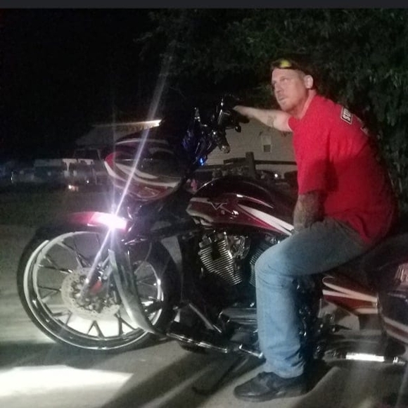 Profile Picture of Eric Stumbo (@ericstumbo31) on Poshmark