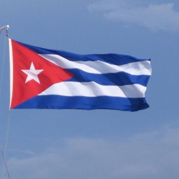 Profile Picture of Keren Borras (@ricard862009) on Poshmark