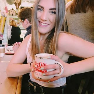 Profile Picture of Lea Bridges (@lea.bridges.58) on Facebook