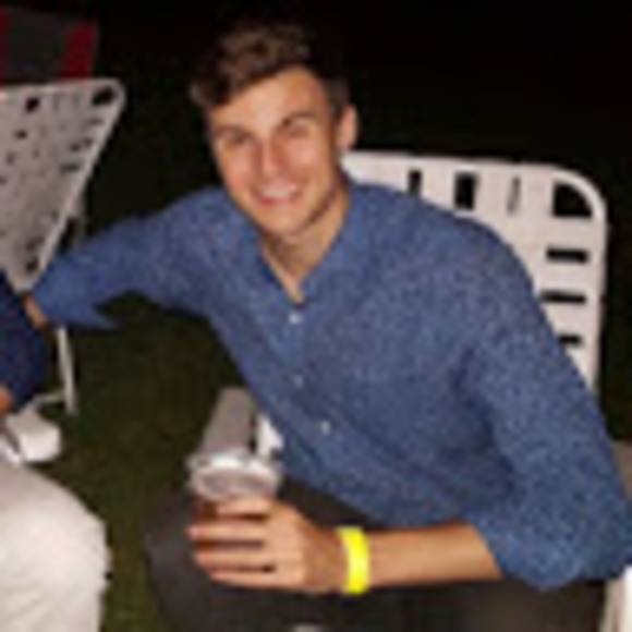 Profile Picture of Jake Fried (@jfried73124) on Poshmark