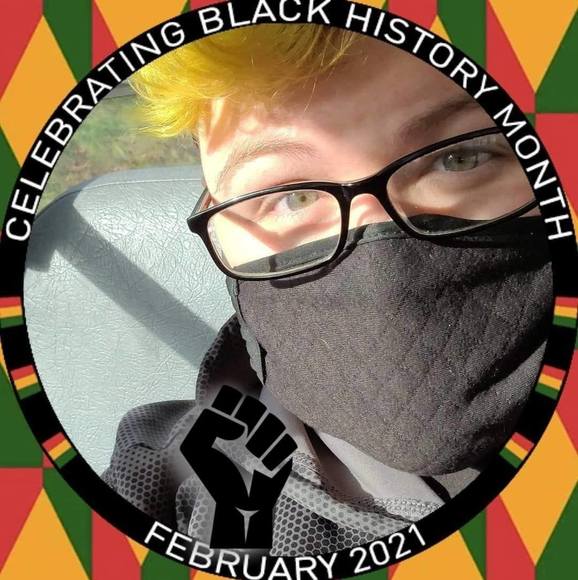 Profile Picture of Tristan Umak (@tristan_oof) on Poshmark