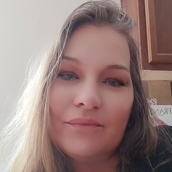 Profile Picture of Patricia Reiling (@duckysnana) on Poshmark