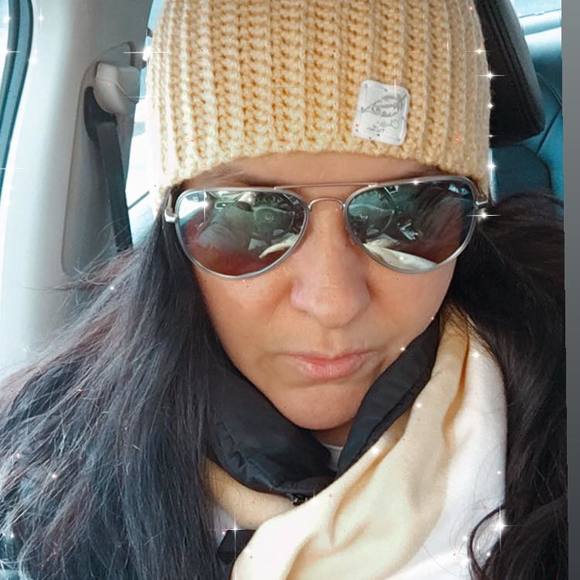 Profile Picture of Asia Swiader (@asiunia78) on Poshmark