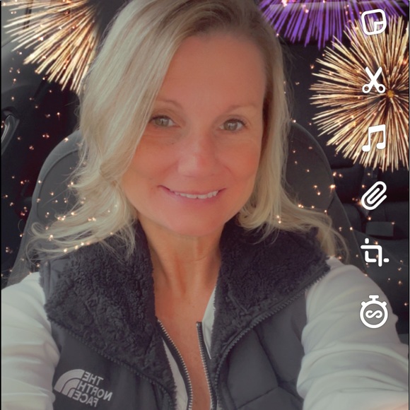 Profile Picture of Kim Wenzel (@kimberwenzel) on Poshmark