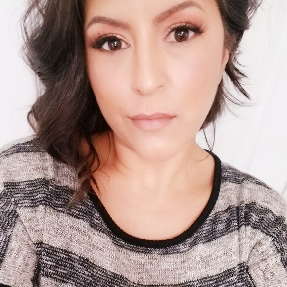 Profile Picture of Bobbi Teel (@robertajohill) on Poshmark