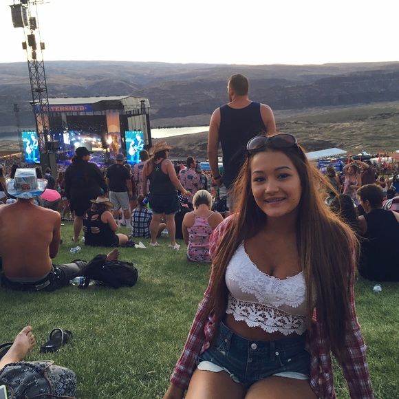 Profile Picture of Kayla Athay (@kaylaxo131) on Poshmark