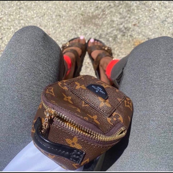 Profile Picture of M Anderson (@youo1223) on Poshmark