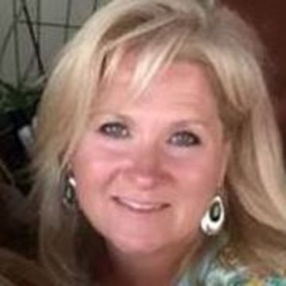 Profile Picture of Kim Westhoff (@kimwesthoff) on Poshmark