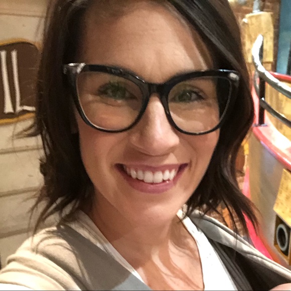 Profile Picture of Justine Mcelhinney (@jmcelhinney) on Poshmark