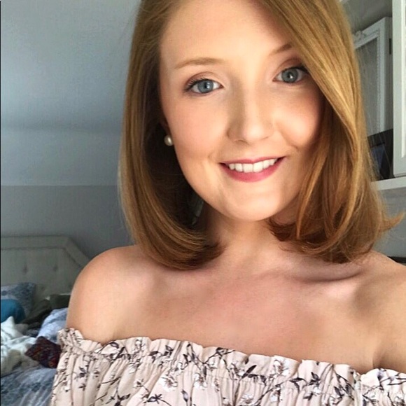 Profile Picture of Kelly Mcgonigle (@kelly_mcg) on Poshmark