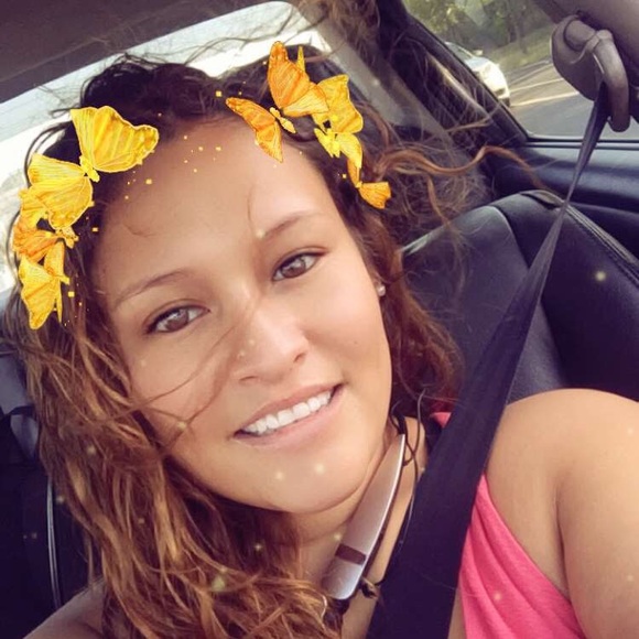 Kristal Lisojo - Poshmark Profile Picture of Kristal Lisojo (@krissyyy__16) on Poshmark