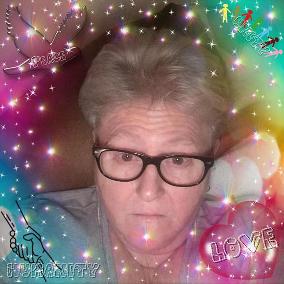 Profile Picture of Bert Pongracz (@bertpongracz) on Poshmark