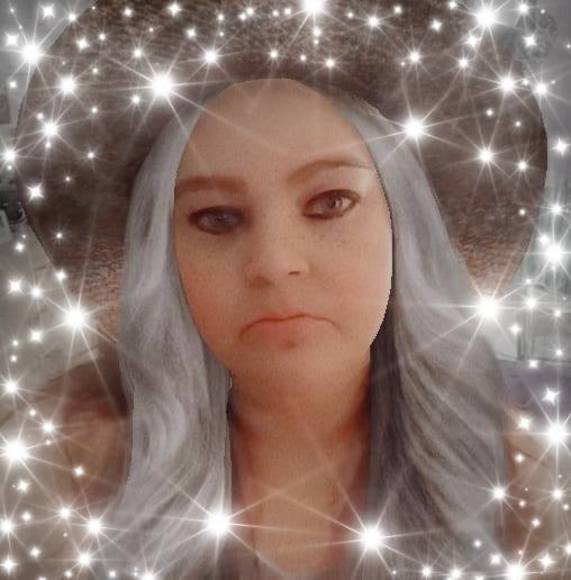 Profile Picture of Maria Eckerson (@menannau) on Poshmark