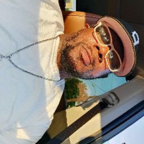 Profile Picture of Raymond Hall (@leejrrex0077) on Poshmark