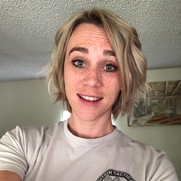 Profile Picture of Kelly Byers (@whitegirl907) on Poshmark