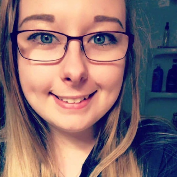 Profile Picture of Abbey Arndt (@arndta14) on Poshmark