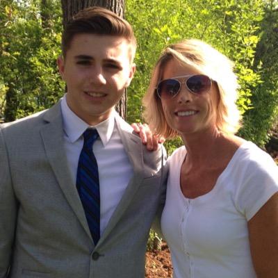 Profile Picture of Renee Pawlyshyn (@PawlyshynRenee) on Twitter