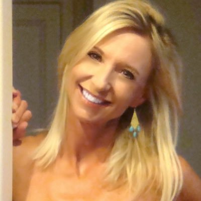 Profile Picture of Michelle Hack (@michelle_hack) on Twitter
