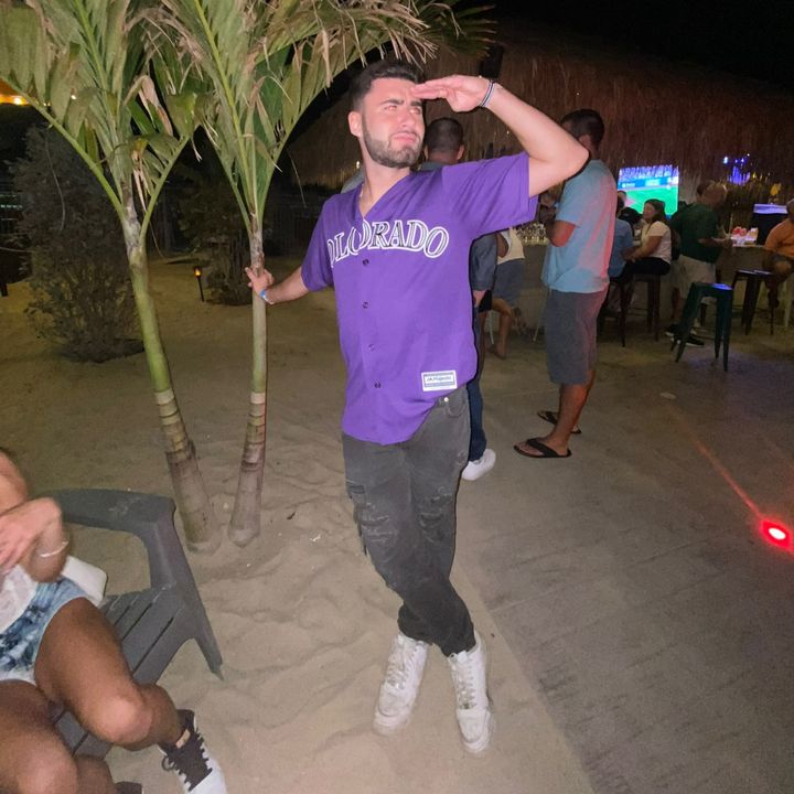 Profile Picture of jonhutcher (@jonhutcher) on Tiktok
