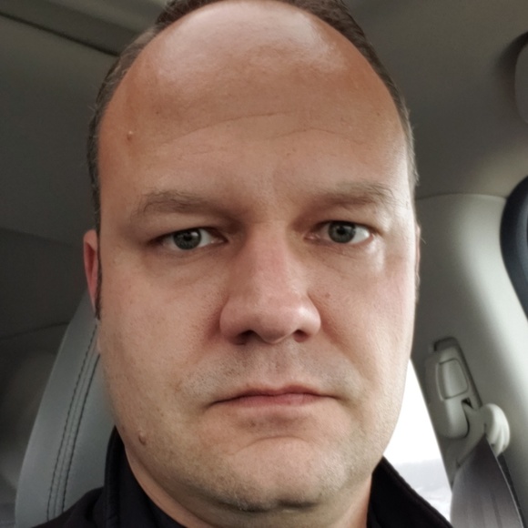 Profile Picture of Joel Schipper (@joschipper) on Poshmark