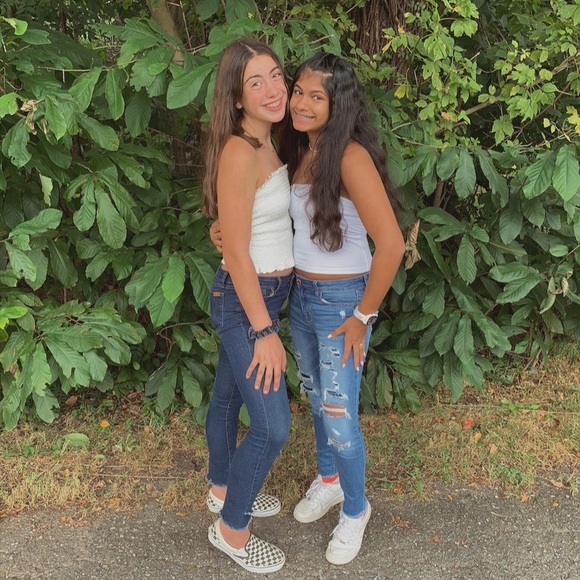 Profile Picture of Sophie Michnick (@sophie12359) on Poshmark